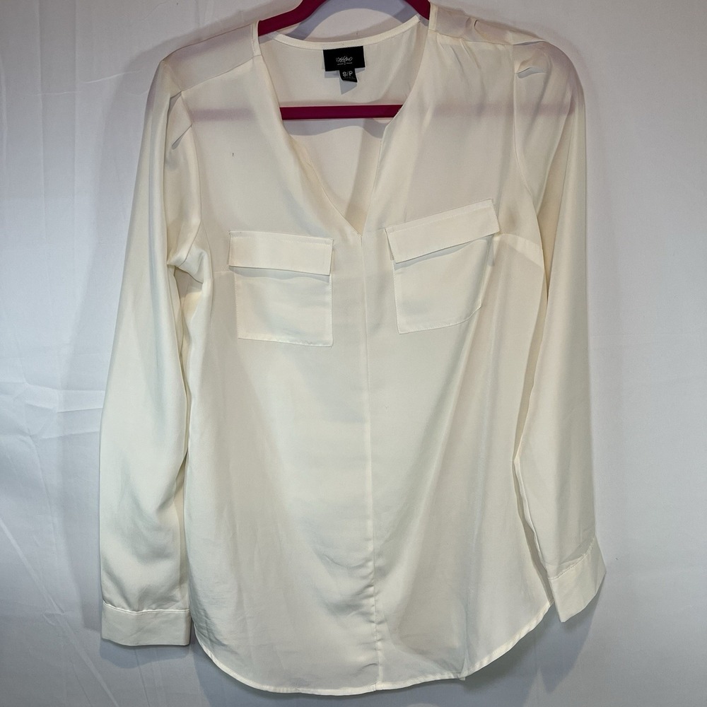 Womens Blouse Size Medium Ivory White Mossimo Vintage Long Sleeve Button